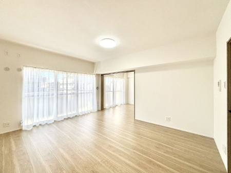 ���r���O ���Ƒ��̓��₩�Șb�����ŕ�܂�閾�邢���r���O  