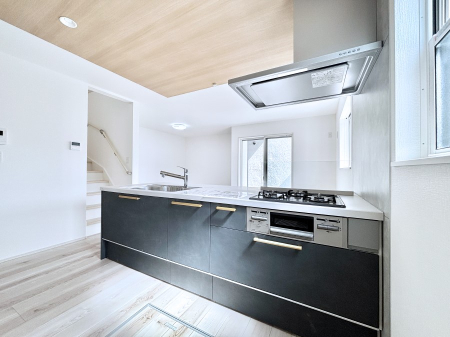 �L�b�`�� �������������I�ɁA�y�����I�V�X�e���L�b�`��