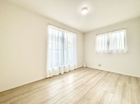 ���̑����� ���邢�o���R�j�[�T�C�h�ɗm����ݒu�B�ڊo�߂̗ǂ��Q���ɁB 