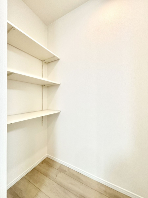 ���̑����� �L�b�`���ɂ̓p���g���[�I�H�ނ̃X�g�b�N�͂������A���p�i�̎��[�Ȃǎg�����͂��낢��I