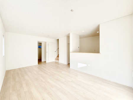 ���r���O �Z�ޕ��̌��������o�����A�C���e���A���l����̂��y���݂ȃ��r���O�ł��I   