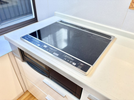 ���̑����� IH�N�b�L���O�q�[�^�[�͓V�̒����ʂ��t���b�g�Ȃ̂Œ�����̓T�b�ƈ�@�����邾���I