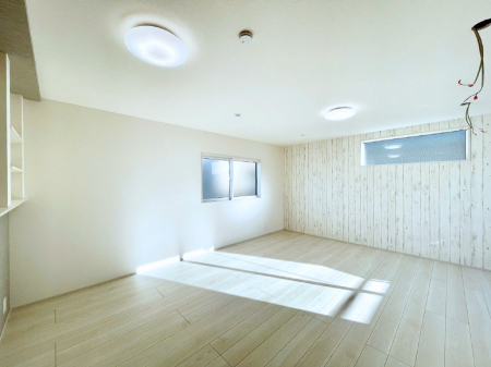 ӊ X[p[ 300m xj[X[p[X