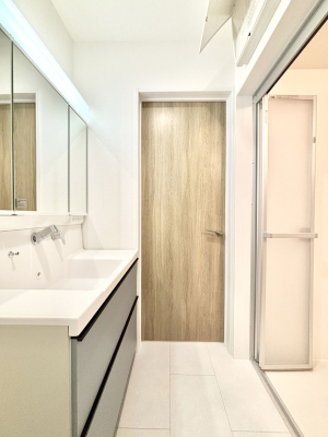 ʑEʏ 邢ʏ͖̐gxxyłႢłB