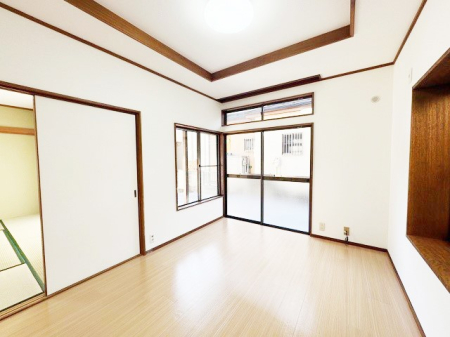 rO Ƒ̓₩Șbŕ܂閾邢rO