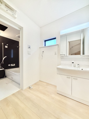 ���ʑ�E���ʏ� �������̂�����K��Ԃł��B�����̐g�x�x���C�����ǂ����g�������܂��B 