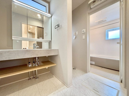 ̑ ̂KԂłB̐gxxCǂg܂B 