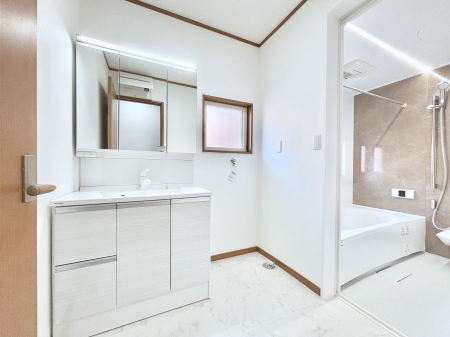 ���ʑ�E���ʏ� �������̂�����K��Ԃł��B�����̐g�x�x���C�����ǂ����g�������܂��B 