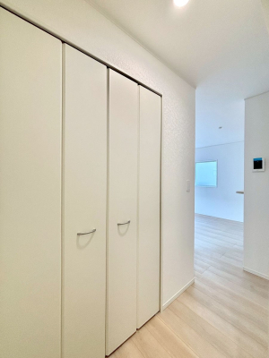 ���̑����� ���r���O���[�B�����Ɏ��[������ƕ����W�܂�LDK���X�b�L���Еt�������ł��ˁB  