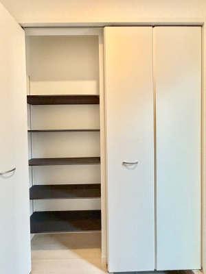 ���̑����� �����Ղ���[�ł���V���[�Y�{�b�N�X�ŉƑ��S���̌C���A���ւ�������B  