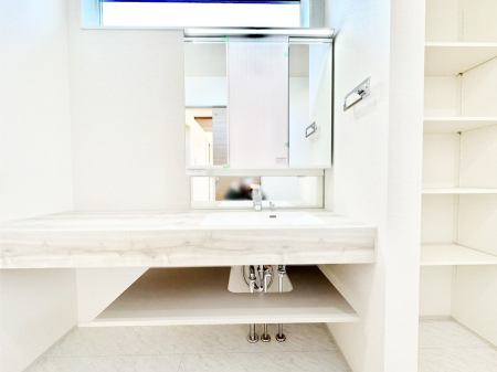 ���ʑ�E���ʏ� ���������ۂ��₷���������ꂽ�f�U�C���̃t���t���b�g�J���^�[���̗p�������ʉ��ϑ�I