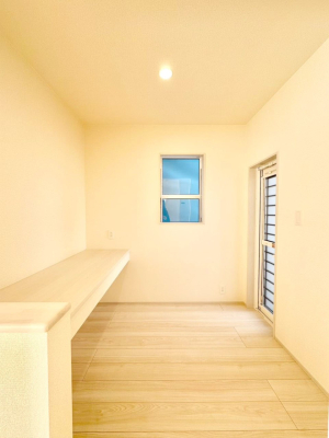 ���̑����� �L�b�`���ɂ̓p���g���[�I�H�ނ̃X�g�b�N�͂������A���p�i�̎��[�Ȃǎg�����͂��낢��I