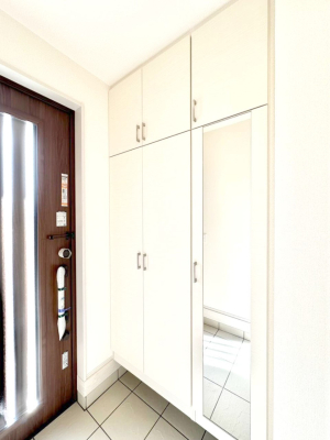 ���̑����� �����Ղ���[�ł���V���[�Y�{�b�N�X�ŉƑ��S���̌C���A���ւ�������B  