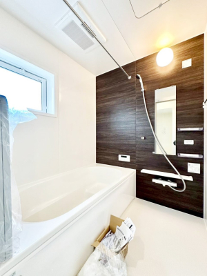 ���� ����̔�������Ă���閾�邢�������̂���o�X���[��