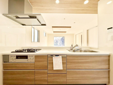 �L�b�`�� �������������I�ɁA�y�����I�V�X�e���L�b�`��