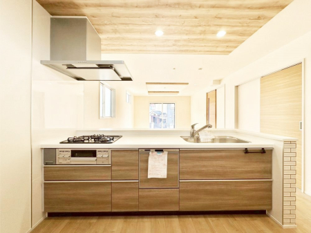 �L�b�`�� �������������I�ɁA�y�����I�V�X�e���L�b�`��