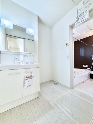 ���̑� �L�X�Ƃ�Ƃ�̂��郉���h���[�X�y�[�X�B  