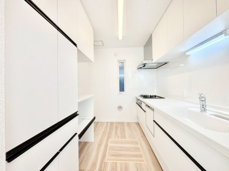 �L�b�`�� �������������I�ɁA�y�����I�V�X�e���L�b�`��