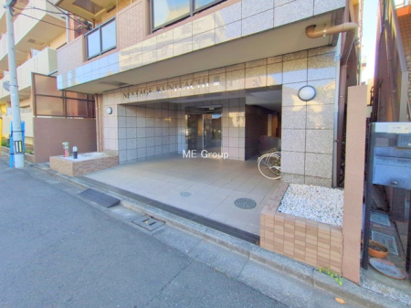 �G���g�����X -