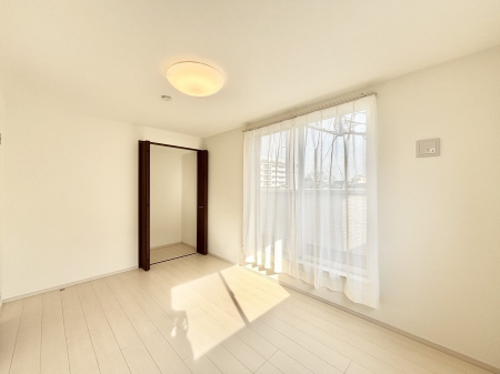 ���̑����� �o���R�j�[���J�������v���X���Ă����m��