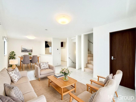 ���r���O �������������͋C�̂k�c�j�͉Ƒ��݂�Ȃ̉��K��ԁ��Ƌ��CG�ł�