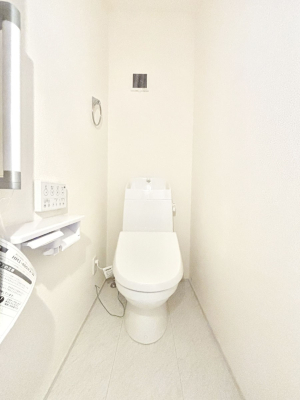 �g�C�� �g�C����1�K��2�K���ꂼ��ɔz�u����Ă��ĂƂĂ��֗��ł��B 