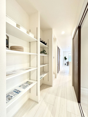 ���̑����� �L�����[�B�|�������G�߂̏��������[���邱�Ƃ��ł��܂��B