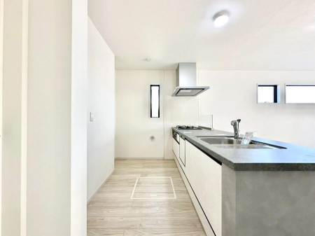 �L�b�`�� ��Ƃ肠��L�b�`���ł͂��Ƒ��Ɗy�������������ł��܂��B