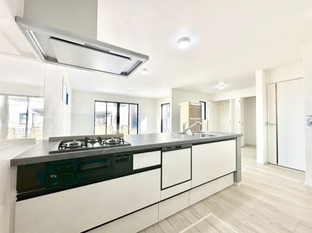 �L�b�`�� ���������Ȃ���ł����Ƒ��Ƃ̉�b���y���߂�ΖʃL�b�`��