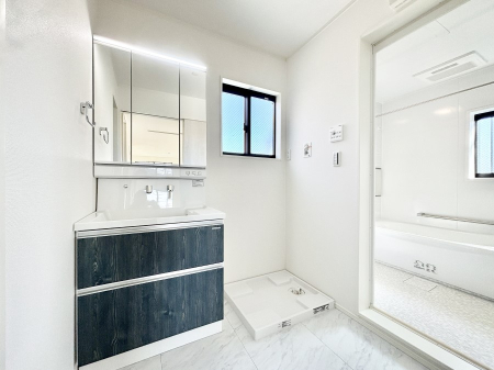 ���̑� �L�X�Ƃ�Ƃ�̂��郉���h���[�X�y�[�X�B  