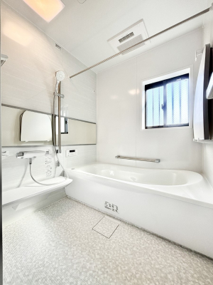 ���� ����̔�����₷��؂ȃo�X�^�C���B�������Ƃ����C���y����Ŕ����Ƃ肽���ł��ˁI  