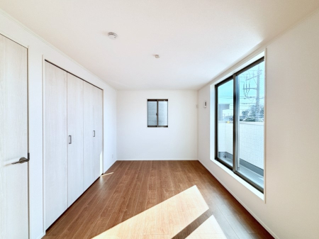 ���̑����� �o���R�j�[���J�������v���X���Ă����m��  