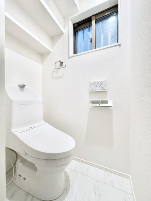 �g�C�� �g�C����1�K��2�K���ꂼ��ɔz�u����Ă��ĂƂĂ��֗��ł��B 