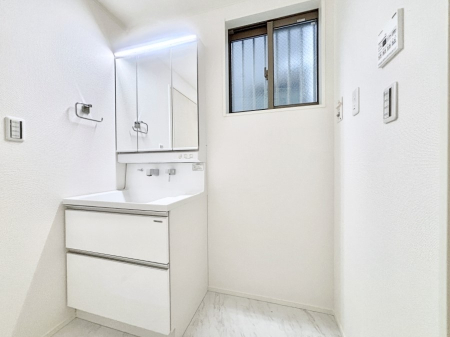 ���ʑ�E���ʏ� �傫�����₷���O�ʋ��Ő�����������ʑ�́A�g�����Ȃ݃`�F�b�N�┧�̂������ɂ������߂ł��B 