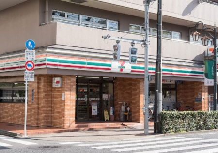 ���ӊ� �R���r�j 60m �Z�u��-�C���u�� ������X�֋ǑO�X