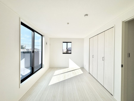 ���̑����� ���邢�o���R�j�[�T�C�h�ɗm����ݒu�B�ڊo�߂̗ǂ��Q���ɁB 