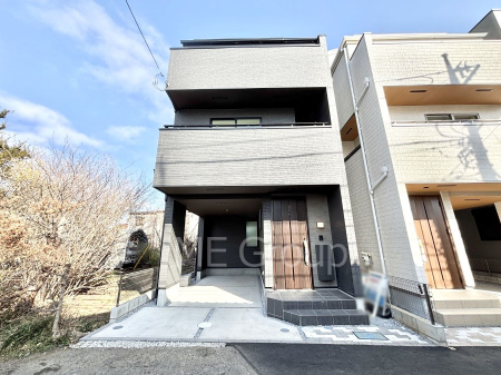 ���n�O�ώʐ^ �������ꂽ�O�ρA�㎿�ȏZ��Ԃ��L���鎺���͉i�����S���ĉ߂�����Z���ł��B 