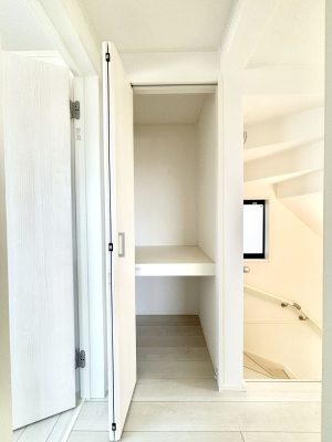 ���̑����� �L�����[�B�|�������G�߂̏��������[���邱�Ƃ��ł��܂��B