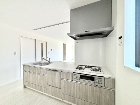 �L�b�`�� ���������Ȃ���ł����Ƒ��Ƃ̉�b���y���߂�ΖʃL�b�`��