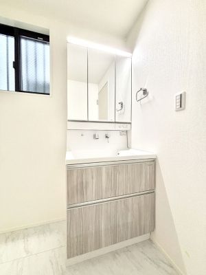 ���ʑ�E���ʏ� �傫�����₷���O�ʋ��Ő�����������ʑ�́A�g�����Ȃ݃`�F�b�N�┧�̂������ɂ������߂ł��B 