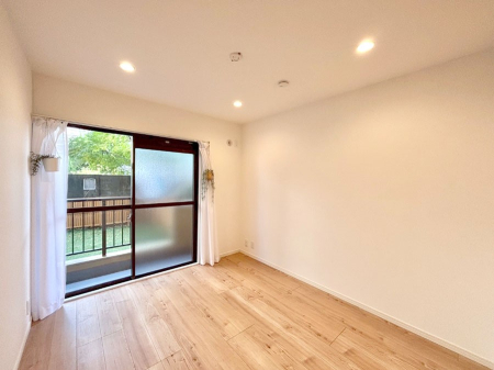 ���̑����� �o���R�j�[���J�������v���X���Ă����m��  