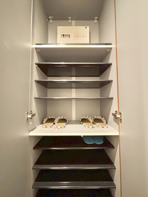 ���̑����� �����Ղ���[�ł���V���[�Y�{�b�N�X�ŉƑ��S���̌C���A���ւ�������B  