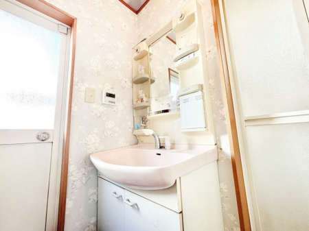 ʑEʏ 邢ʏ͖̐gxxyłႢłB