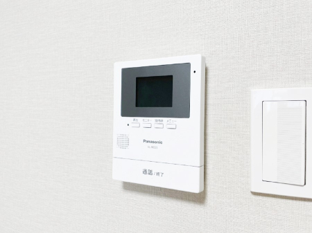 ���̑����� TV���j�^�[�t�C���^�[�t�H�����t���Ă��ăZ�L�����e�B�[��  