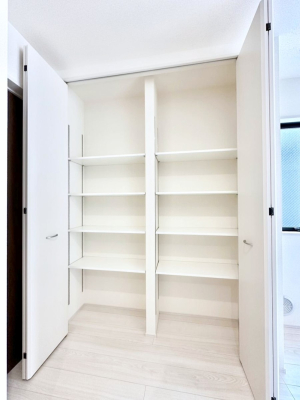 ���̑����� �L�b�`���ɂ̓p���g���[�I�H�ނ̃X�g�b�N�͂������A���p�i�̎��[�Ȃǎg�����͂��낢��I