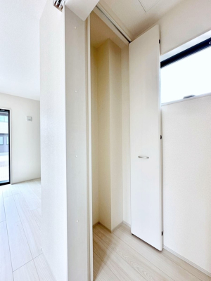 ���̑����� �L�����[�B�|�������G�߂̏��������[���邱�Ƃ��ł��܂��B