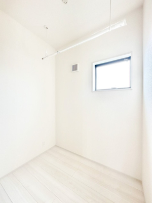 ���[ 2�K�̔[�˂͎��[�ق��ɂ��A�C�f�A����ŉ��K��Ԃɑ�ϐg�I  