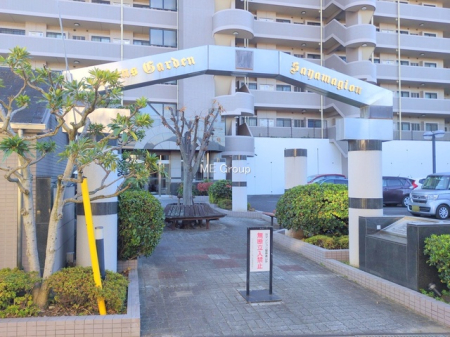 �G���g�����X -