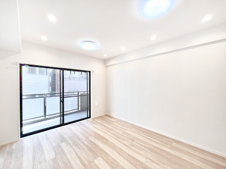 ���̑����� ���邢�z���������A�����̕��͋C�ɖ��������_�C�j���O�B   