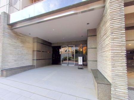 �G���g�����X -